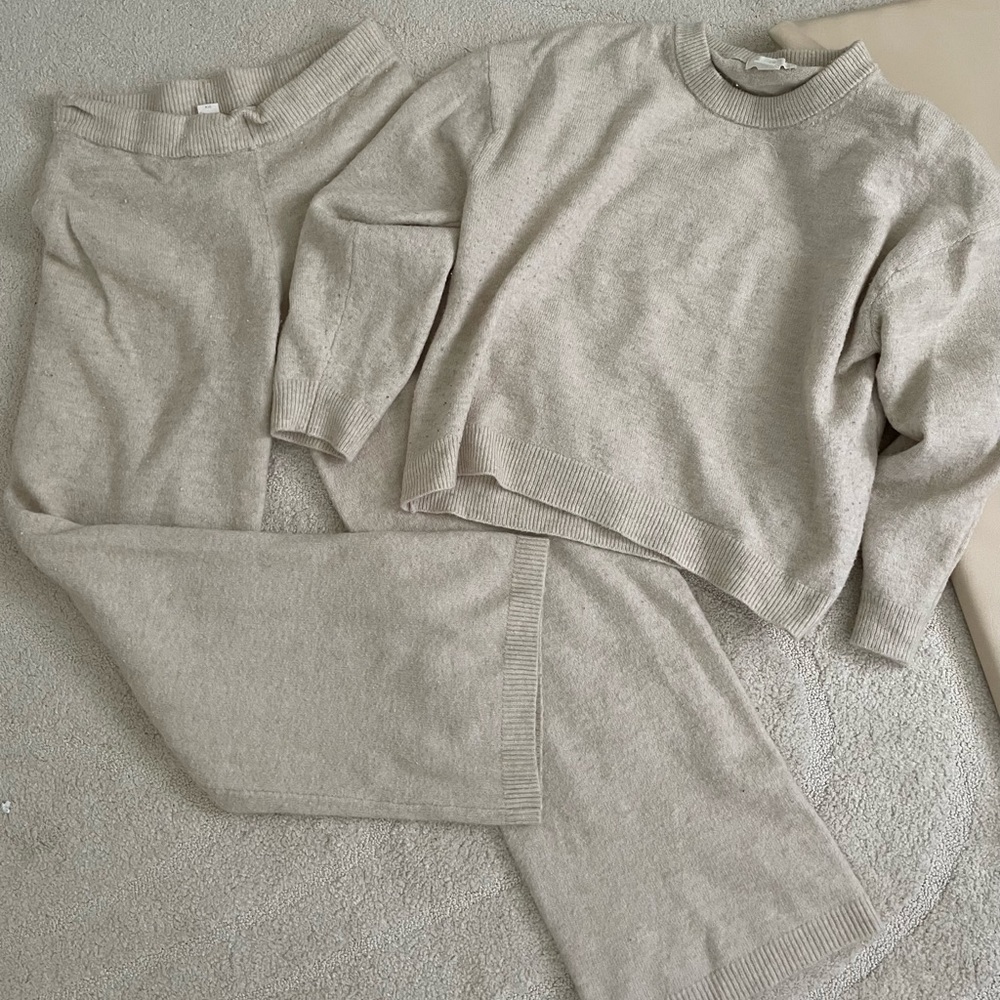 H&M lounge set in cream